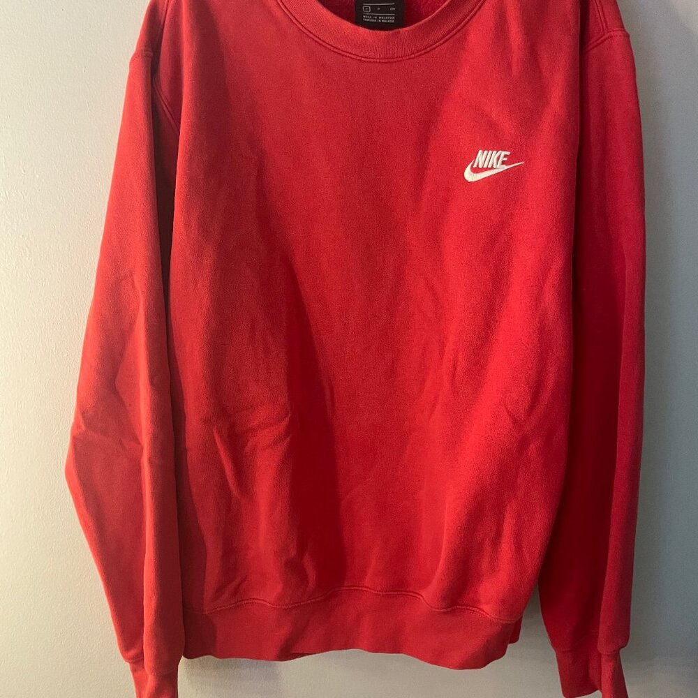 Red NIKE Crew Neck Size Small